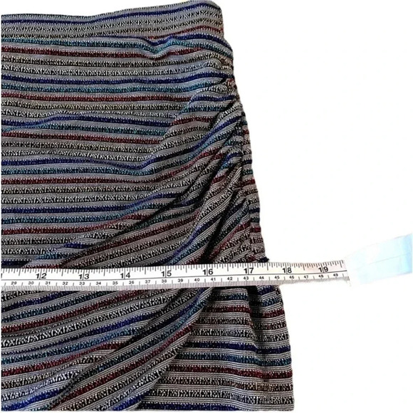 STYLE Rack 2 piece metallic skirt set. - Picture 12 of 13